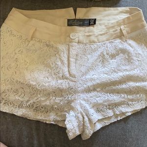 Boutique White Lace Shorts